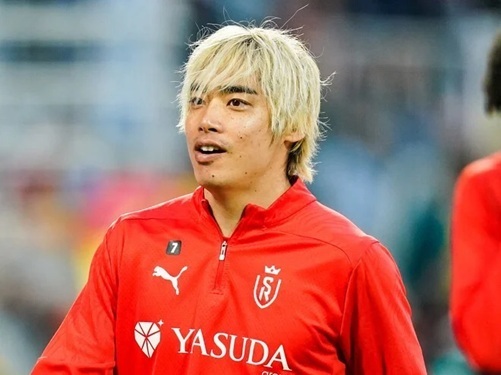 伊東純也、左足負傷は軽症と報告「すぐに復帰できる」「頑丈な身体に感謝」モンペリエ戦で負傷交代