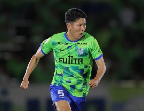 日本代表で湘南DF鈴木淳之介、海外から獲得オファー!E1選手権は森保監督が選外明言(関連まとめ)