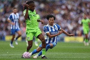 【サッカー】ブライトン三笘薫、決定機でヘディングシュート枠外…フラムに土壇場追いつかれる苦い開幕ドロー