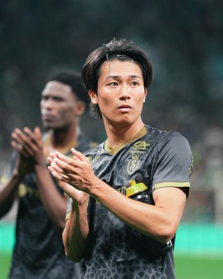 フランス人「別格だ」中村敬斗、復帰戦で即アシスト！現地サポが気付いてしまう！実力を思い知り掌返し！【海外の反応】