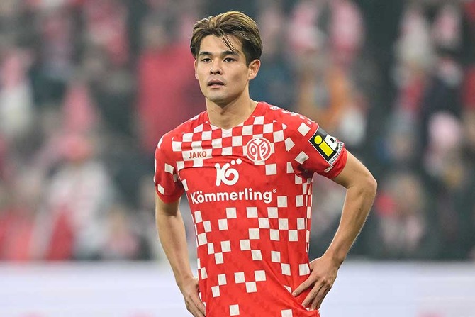 【悲報】マインツ佐野海舟さん、試合出場数がヤバすぎるwwwwwww
