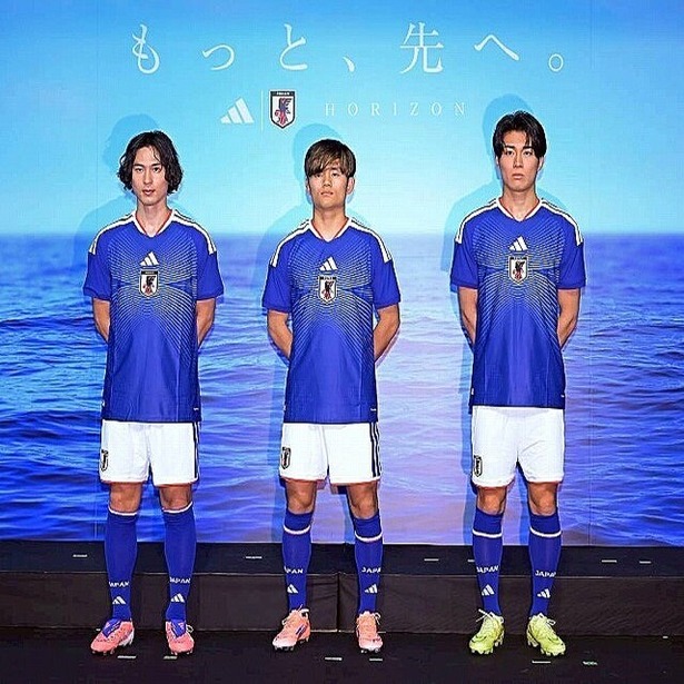 【朗報】久保建英「デザイナーじゃなくてよかったw」W杯“新ユニフォーム”姿を披露wwwwwwww