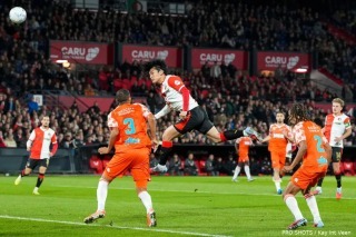 オランダ人「馬鹿げてる」上田綺世、11戦13ゴールも現地解説者が“プレミアでは決められない”発言で現地サポが激怒！【海外の反応】